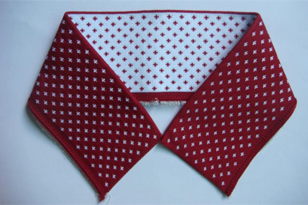 羅紋領(lǐng)和橫機(jī)領(lǐng)有什么區(qū)別？ 圖1